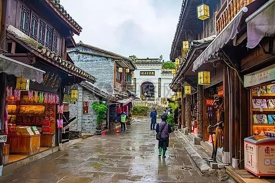 空中抛枪